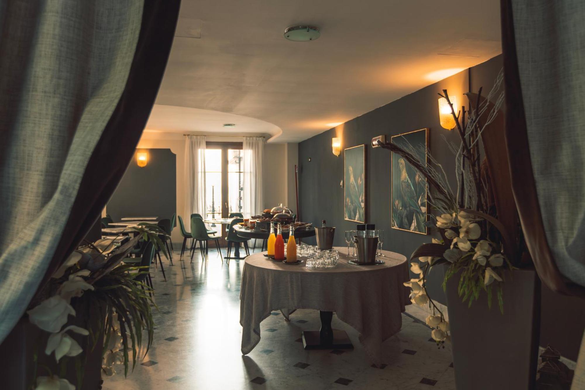 Hotel Villa Maria Au Lac - Estella Hotels Italia Toscolano Maderno Exterior photo
